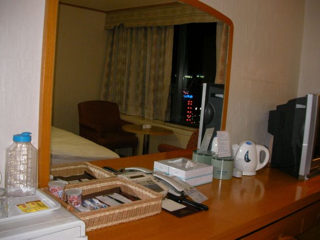 鏡の前に置かれているのは有料グッズです。<br />清潔感のある、綺麗なホテルでした。