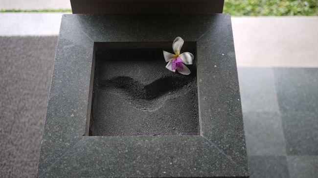 灰皿。<br />ここにもホテルのマーク。