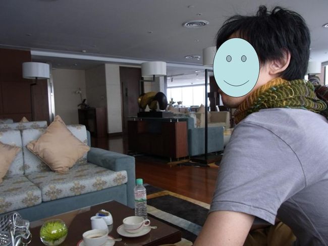 クラブラウンジで朝食のあと、毎日このソファでコーヒーをゆ〜っくり飲んでいました。