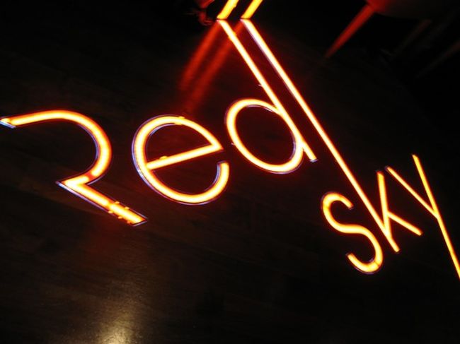 そして今回の目的のひとつ。センタラグランドの「Red Sky」へ。<br />Darlinもこの天空には感動していました。