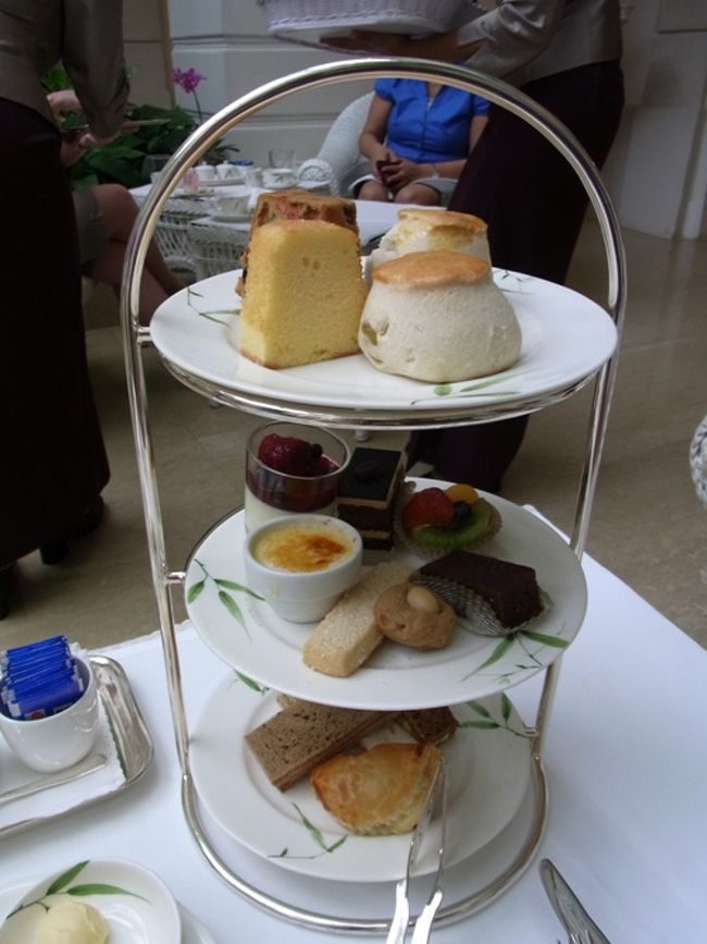 サンドイッチも美味しい♪スコーンの大きさとどっしりとした重さに感動！！！これだけでお腹いっぱいになりそうです。勿論、食べきれるわけもなく、お持ち帰りにしてもらいました。（結局、滞在中に食べることはできませんでしたが。）今度は２人で１つでいいですね。