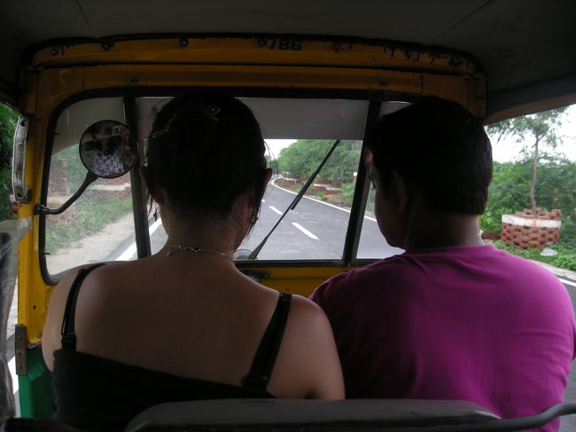 リキシャー体験。<br />誰もいないわき道でやらせてもらいました。