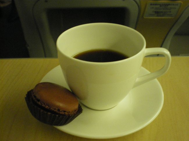 最後のコーヒーを頂いてお食事終了。<br /><br />映画を見ていたらコロッと寝ちゃいました。