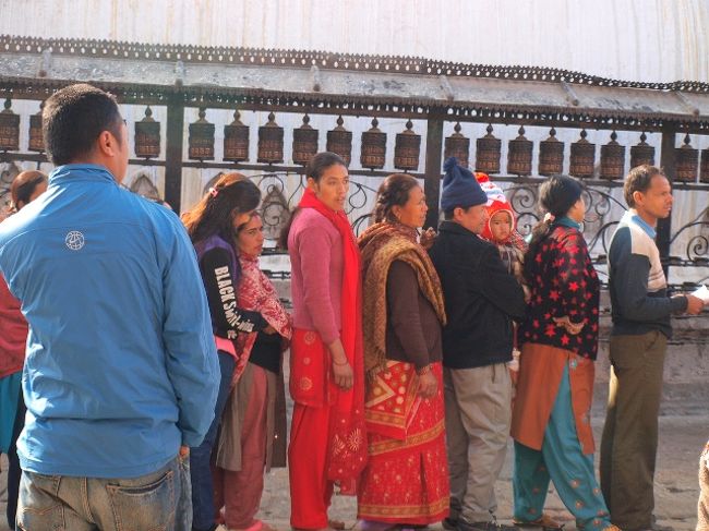 マナカマナと同じく、やっぱり前の人とくっついてました。