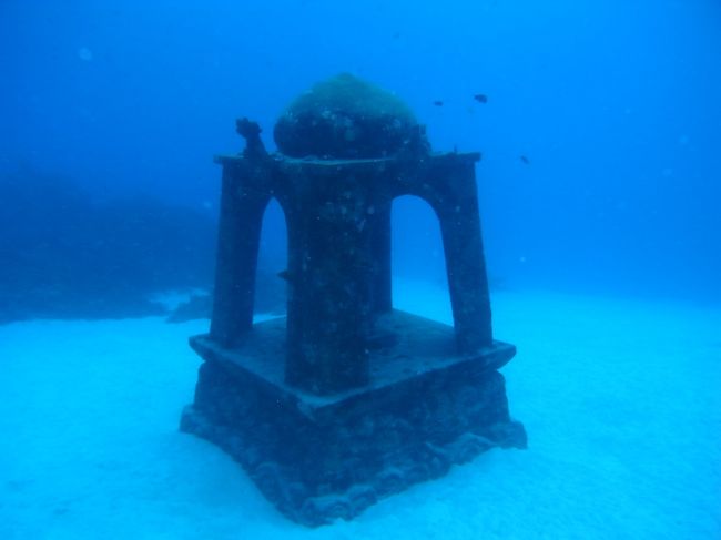 ここは津波の記念モニュメントが沈められてます。<br />そのひとつ。<br /><br />写真に変なものが写りこんじゃったらどうしようってちょっと怖々でしたが、どうやら大丈夫そう。