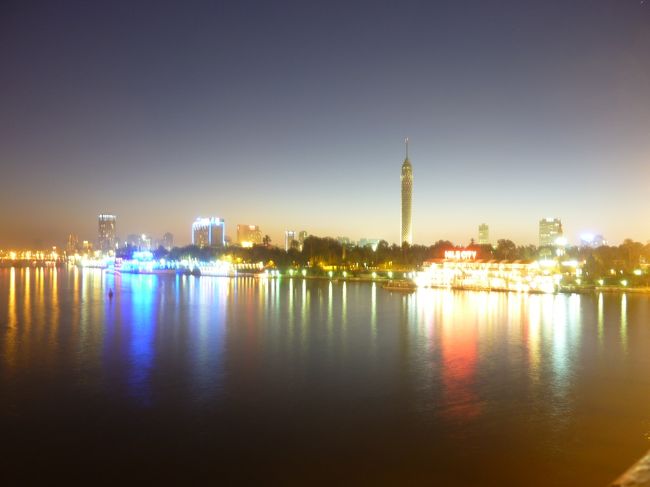 さっきの食べ終わったら、<br />あたりがネオンで輝く位暗くなってた。