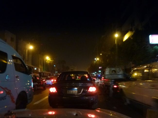 タクシーでハン・ハリーリへ。<br />15LE.