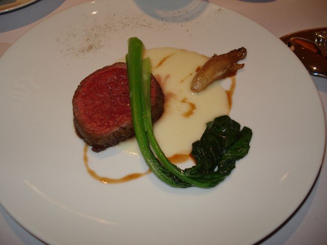 メインの鴨。<br />鴨も大好き！<br />おいしかった〜。