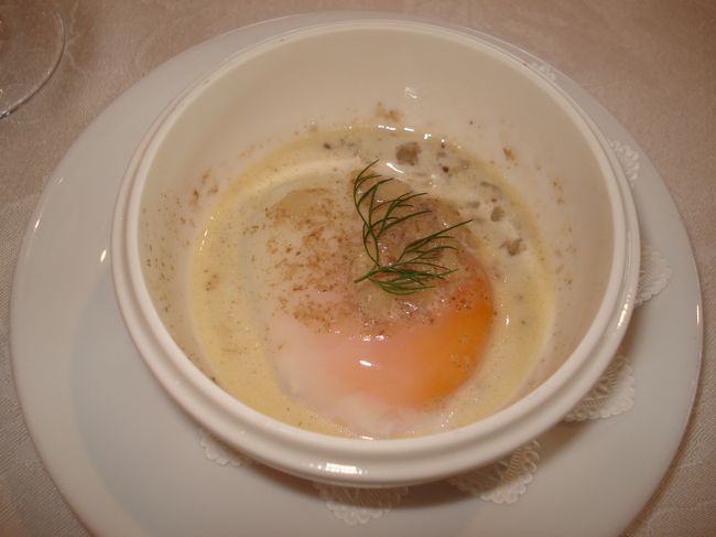 ココット入りの卵。