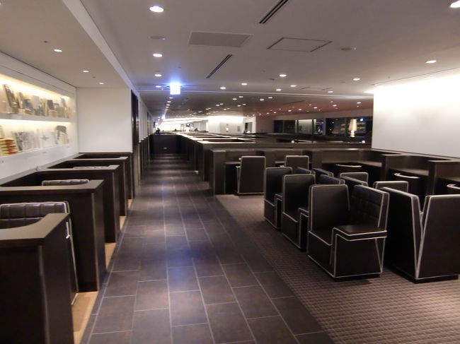 まだこの時間はラウンジにあまり人がいません。