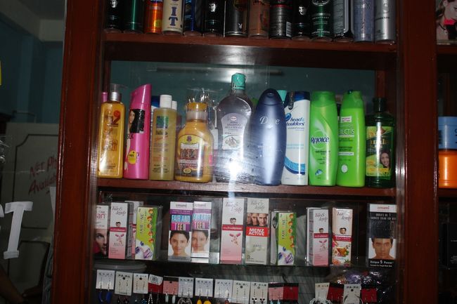 その後、彼の実家へ。<br /><br /><br />途中の商店にて