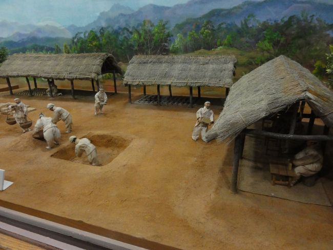 資料館内には<br />この武寧王陵を築いた過程が模型で展示してあります。