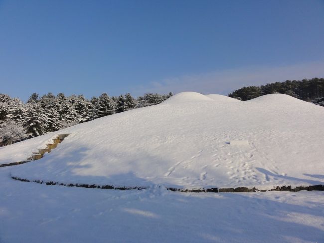 一面の雪山ですが･･･<br />これが武寧王陵です。<br /><br />これでも3つあるはずです？
