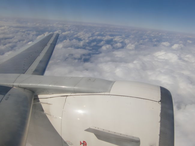 飛行機は14:27にスポットを離れ滑走路04より14:30に離陸しました。