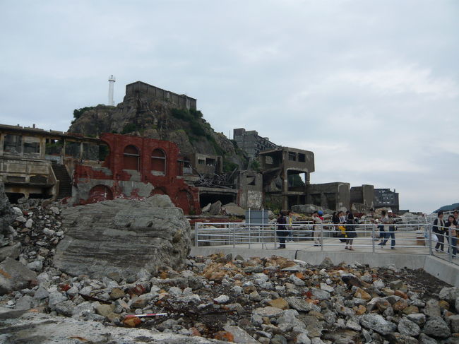 観光できる場所はコンクリートで整備され、それ以外は立ち入りできません。