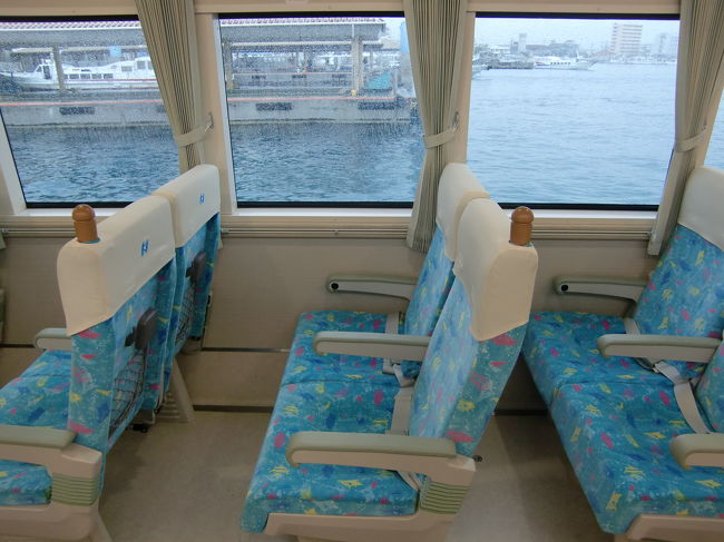 座席<br /><br />座席の広さやシートピッチはJRの特急列車の普通席と同等のレベルかと思いました。