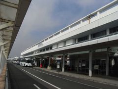 鹿児島空港です。
前回、もう使わないと思っていたのにわずか一週間で降り立ちました。