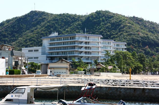 瀬戸内際でとった宿は「ダイヤモンド瀬戸内マリンホテル」。<br />結婚披露宴も行われる、大きなホテルです。<br />瀬戸の浜辺に湧く天然泉「たまの温泉」がご自慢のよう。<br /><br /><br /><br />ダイヤモンド瀬戸内マリンホテル<br />玉野市渋川2-12-1