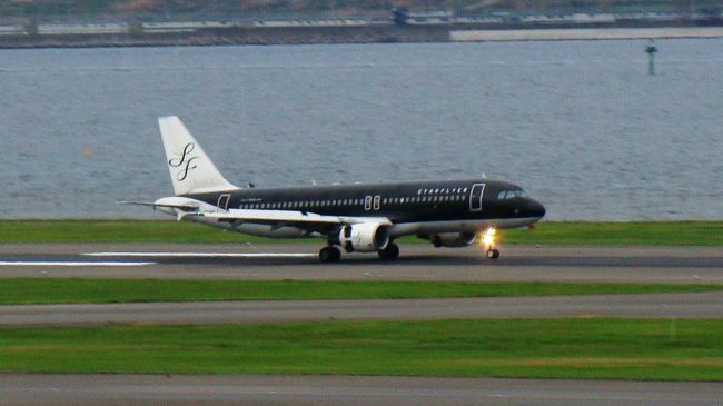 黒き機体、スターフライヤー。<br />一度は乗ってみたいなぁ。