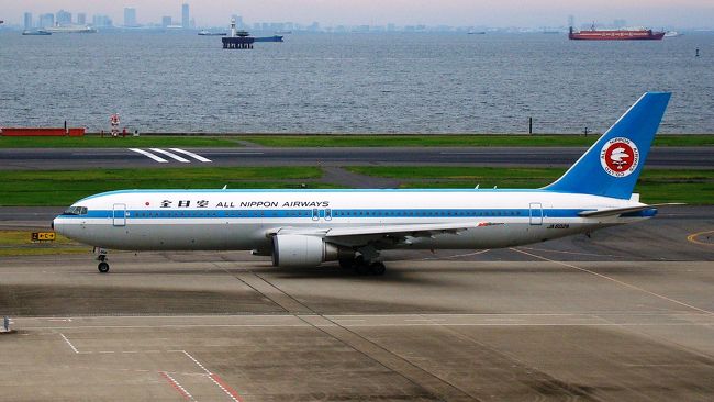 〆はモヒカンジェットです〜〜〜。<br />Boeing767-300(JA602A)。<br /><br /><br />1969年5月から1989年3月までの約20年間飛んでいたデザインが、2009年冬、復刻版機体デザインとして復活しました。 