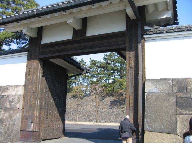 ちなみに、桜田門です。<br />「桜田門外の変」のあった所ですね。