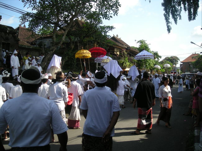 町へ降りたら、なにやらお祭りがやっていました。