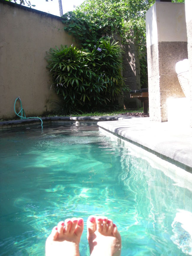 最終日、午前中はプールでゆっくりしてました。