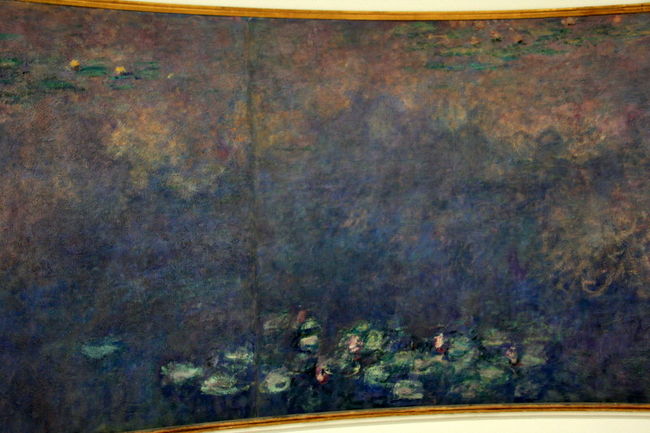 「光の画家」と呼ばれたモネ、同じモチーフを異なった時間、異なった光線の下で描いた連作を数多く制作していますが、この睡蓮の連作はもっとも数が多いそうです。