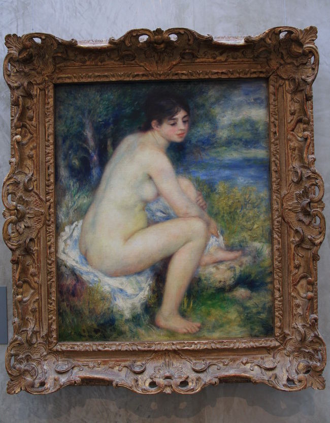 セザンヌ、ルノワール、ルソー、マティス、ピカソ、ドラン、ユトリロ、モディリアーニ……。印象派から1930年までのフランス画家とフランスで活躍した外国人画家の主要作144点からなるこのコレクションを築いたのは、画商兼美術収集家のポール・ギヨームとその妻、そして彼女の二度目の夫ジャン・ヴァルテール。<br />ギョームのコレクションからまずはルノワール<br />『風景の中の裸婦』1883