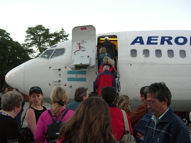 アルゼンチン航空２７４２便<br />（ブエノスアイレス−プエルトイグアス）