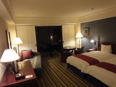 お部屋がなんとグレードアップされていた！！！
スーペリアツイン。
寝具やアメニティがちょっと違う。広さはスタンダードと同じ。
左奥のソファーでうたたねなどしてしまったり、くつろげる客室でした。