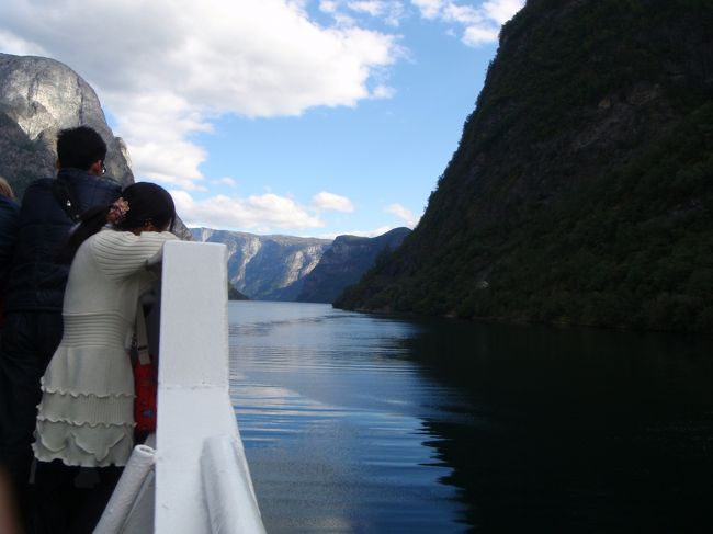 運良く前方の席が空いていたのでそこに座っていたのですが、風が冷たく寒かったです。