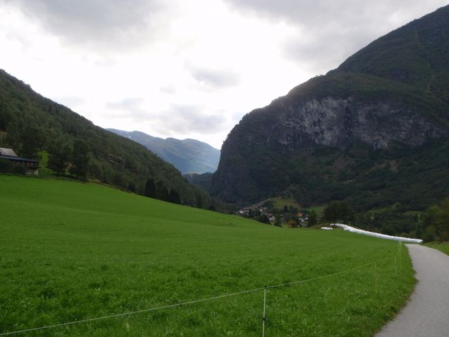 小高い牧草地を登っていくコースでした。