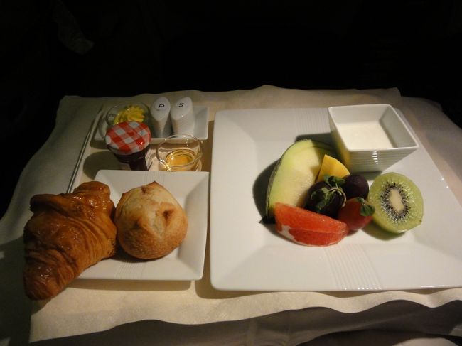 こちらは洋食の方です。この後に下の様な次のディッシュが来ます。