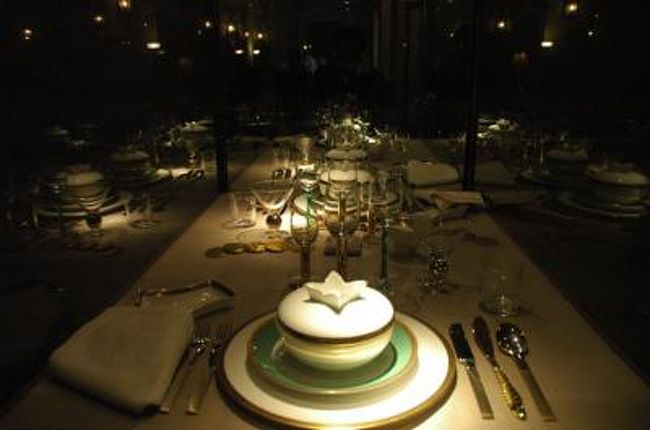 晩餐会で使用される食器です