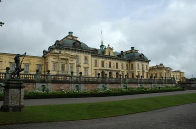 庭も素敵でした<br /><br />ここから直接空港に向かい、ノルウェーのオスロに向かいます<br />オスロ到着は夕方<br />１時間あまりの空の旅です