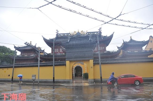 ○　下海廟<br /><br />歩いていたら、廟につきあたりました。すごい雨だったので、ここらへんで一休みすることにしました。