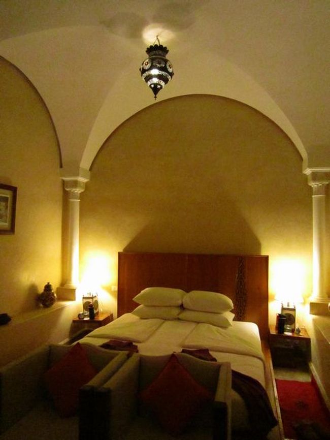 部屋の中。<br />さすがにバンヤンツリーグループだけあって綺麗な造り。<br />ただし値段も高い。６室全部埋まっていた様子。