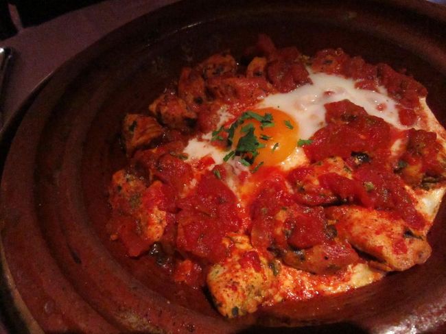 こちらはトマトと卵の入ったチキンのタジン。見た目通りの味やけど、これぞ求めていたトマト味。こちらも旨し！ここはどれ食べても外れが無いと思う。しかも割と安かった。