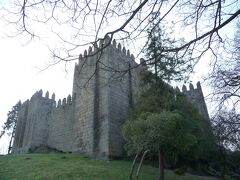 28mの高さの塔を持つギマランイス城　アフォンソ1世は、この城で生まれました。

