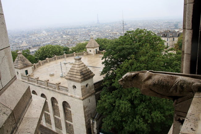 結局最初から最後まですれ違う人もなく、サクレクールの屋根の上を独り占め状態でした。