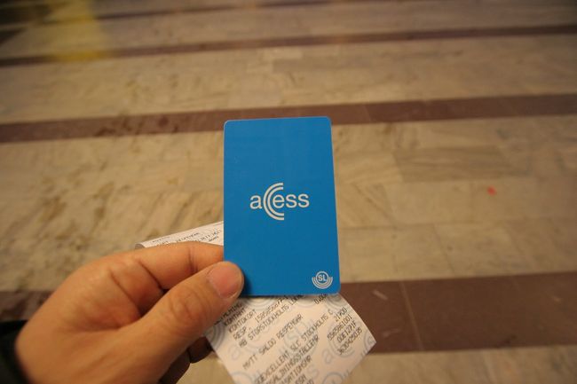 こちらがツーリストカード。２４時間も７２時間も同じなので中のICチップでコントロールしているのでしょう。