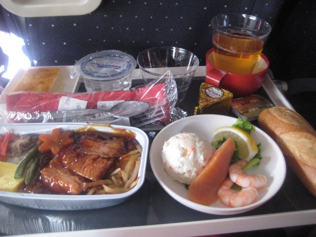 お昼御飯は洋食、和食から選べます<br /><br />これが和食で、洋食はパスタでした