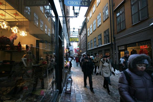 さすがにこのぐらいの時間帯になってくると観光客も増えてきて華やかな雰囲気になってきます。