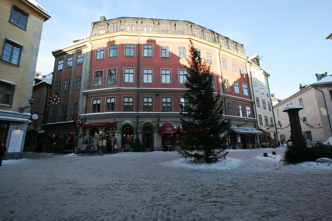 ショップを色々見ながら鉄の広場に出てきました。