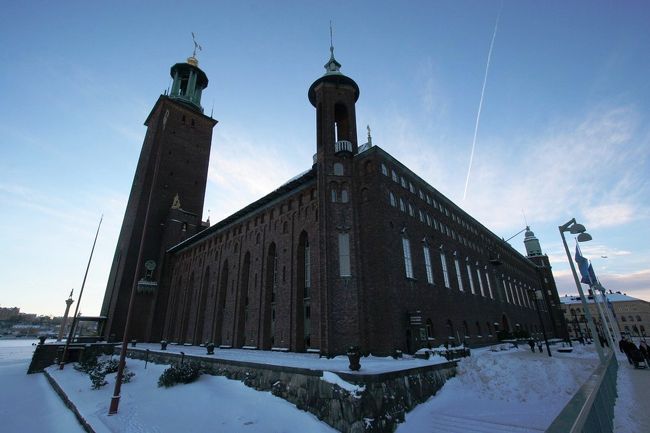 やっと市庁舎に到着。確かに映画に出てきた建物に似ています。