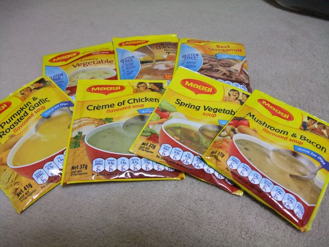 海外のスーパーに行くとつい買ってしまいます。<br />日本にある物とも少し違うので楽しめます。<br />料理好きな友人へのちょっとしたお土産にも、女性の旅行者は結構買われますよね？