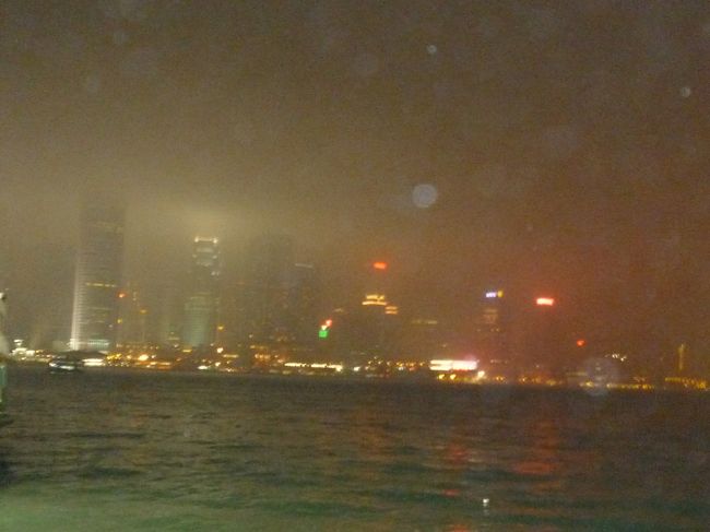 この頃の香港はもの凄いガスってました。ガイドの方が言ってたのですが、この時期はガスが多いみたいです。
