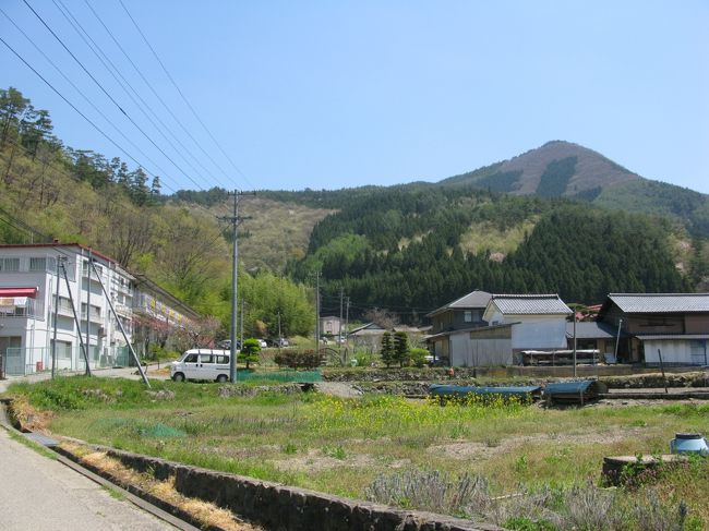 さて、象山地区から車で5分強。<br />舞鶴山地下壕へむかいます。<br /><br />*舞鶴山地下壕*<br />長野市松代町西条3511<br />（現 気象庁地震観測室）<br />http://www.grn.janis.or.jp/~matu-jma/