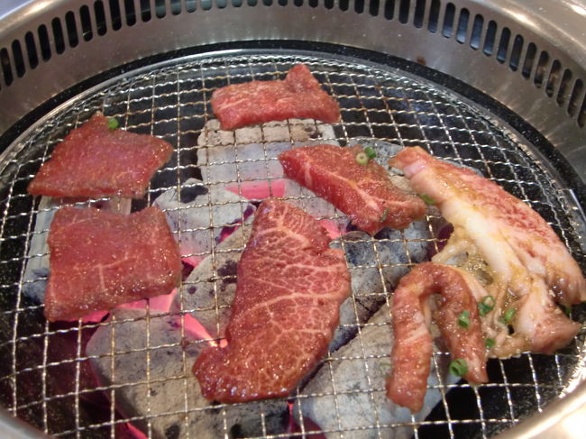 炭火で焼くので香ばしく、お肉も柔らかくジューシーで美味しかったです。